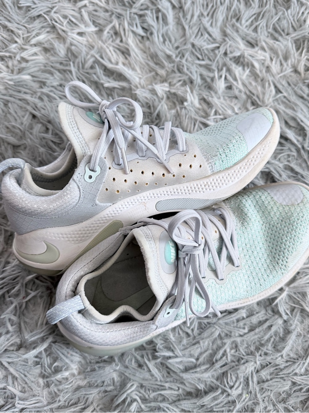 Nike Women’s White and Mint Green Athletic Sneakers